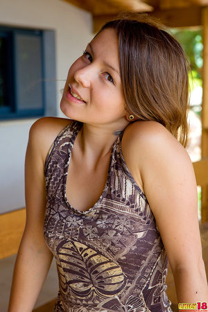 18 year old girl Arwen Gold loses her virginity after her car breaks down